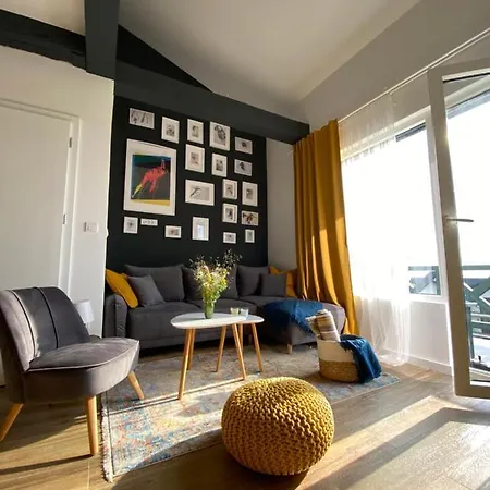 Apartament L8 *