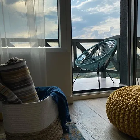 L8 Apartament *